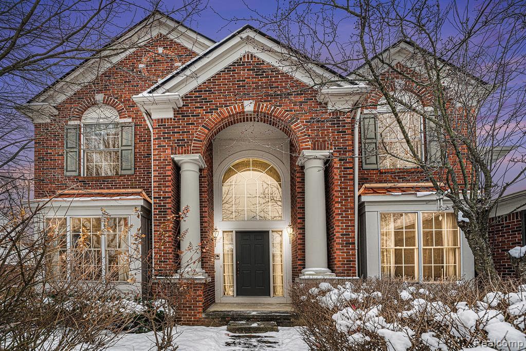 45247 OAK FOREST Drive