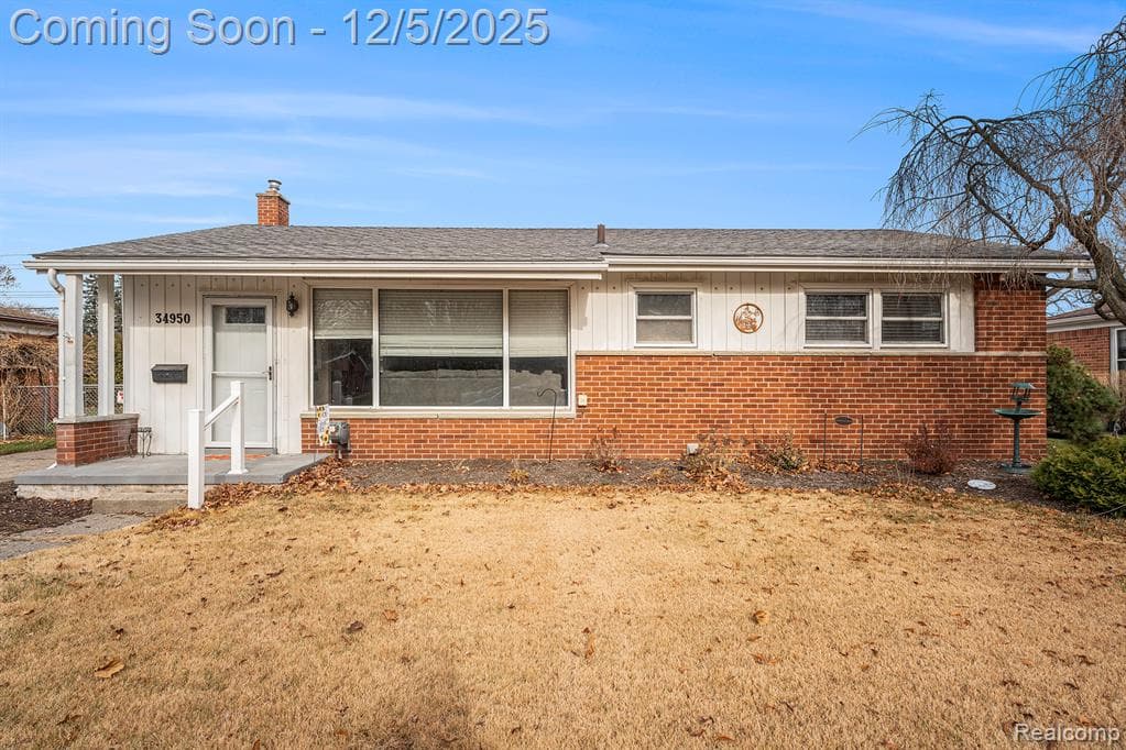 34950 W Chicago Street