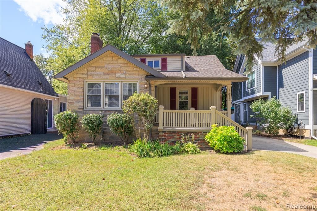 1212 Wyandotte Avenue