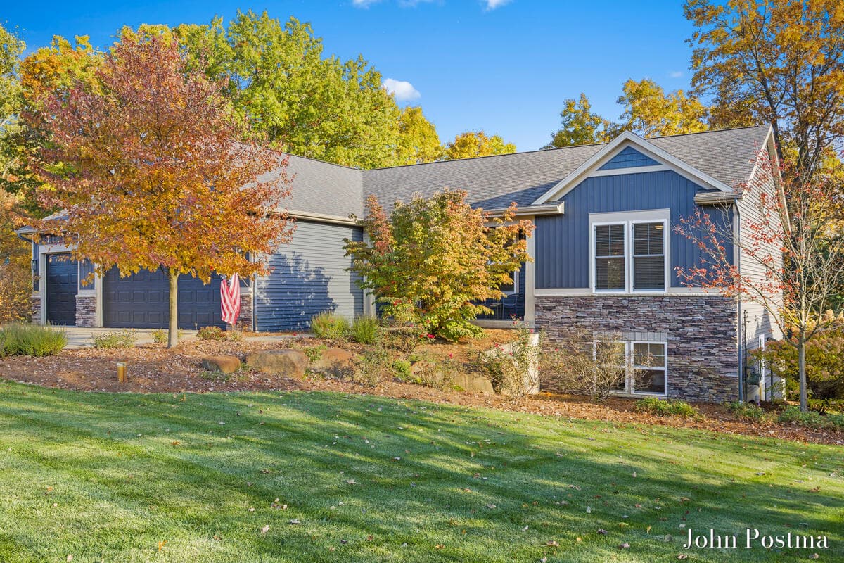 6186 Arrowcrest Court