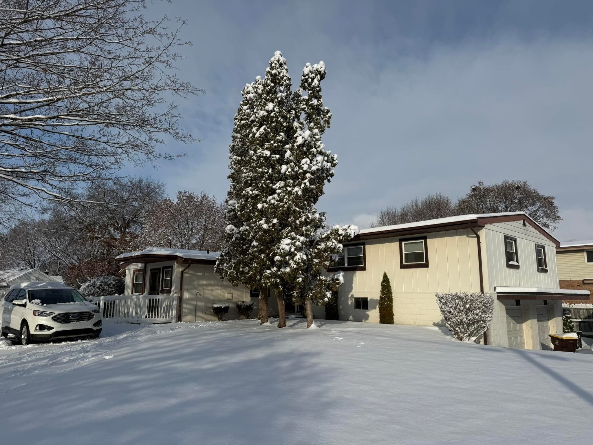 905 E Gaylord Street