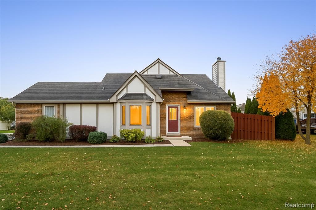 42162 Saratoga Circle