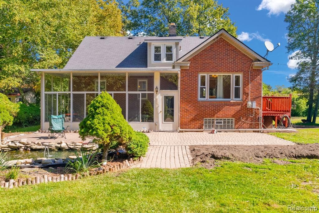 24915 Saint Paul Boulevard