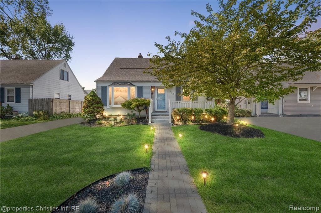 305 N Kenwood Avenue