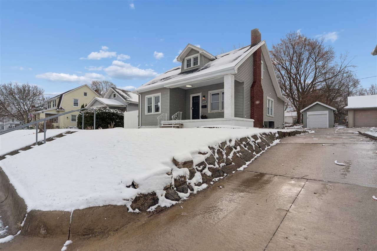 1207 W Michigan Avenue