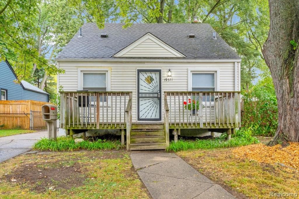 19371 WINSTON Street