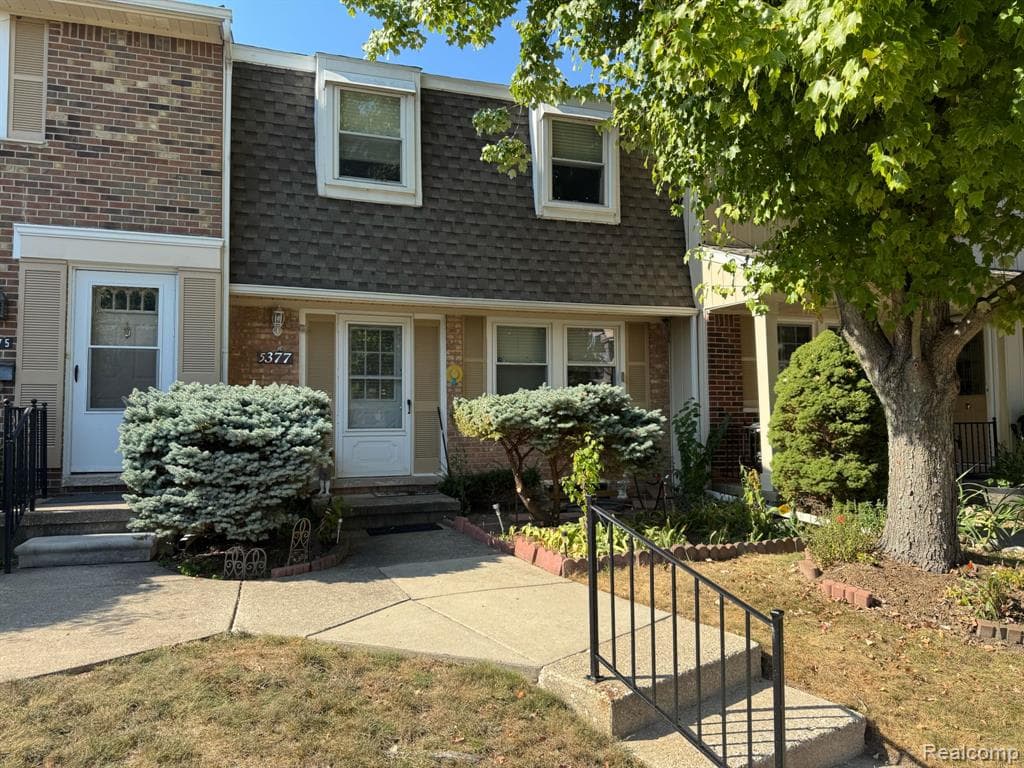 5377 Breeze Hill Place