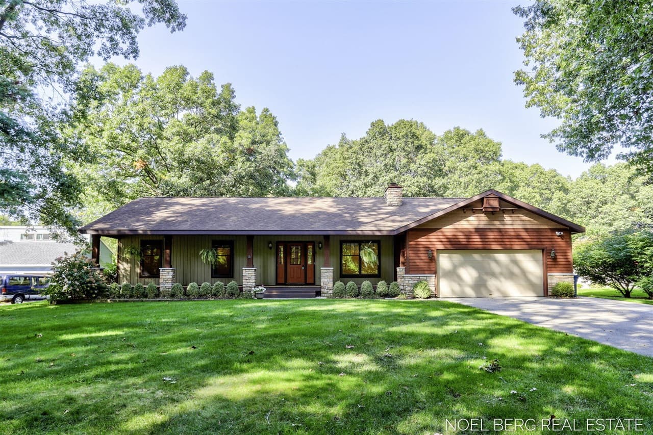 15843 Brucker Street