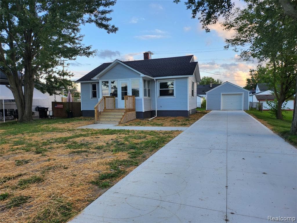 19616 Bigelow Street