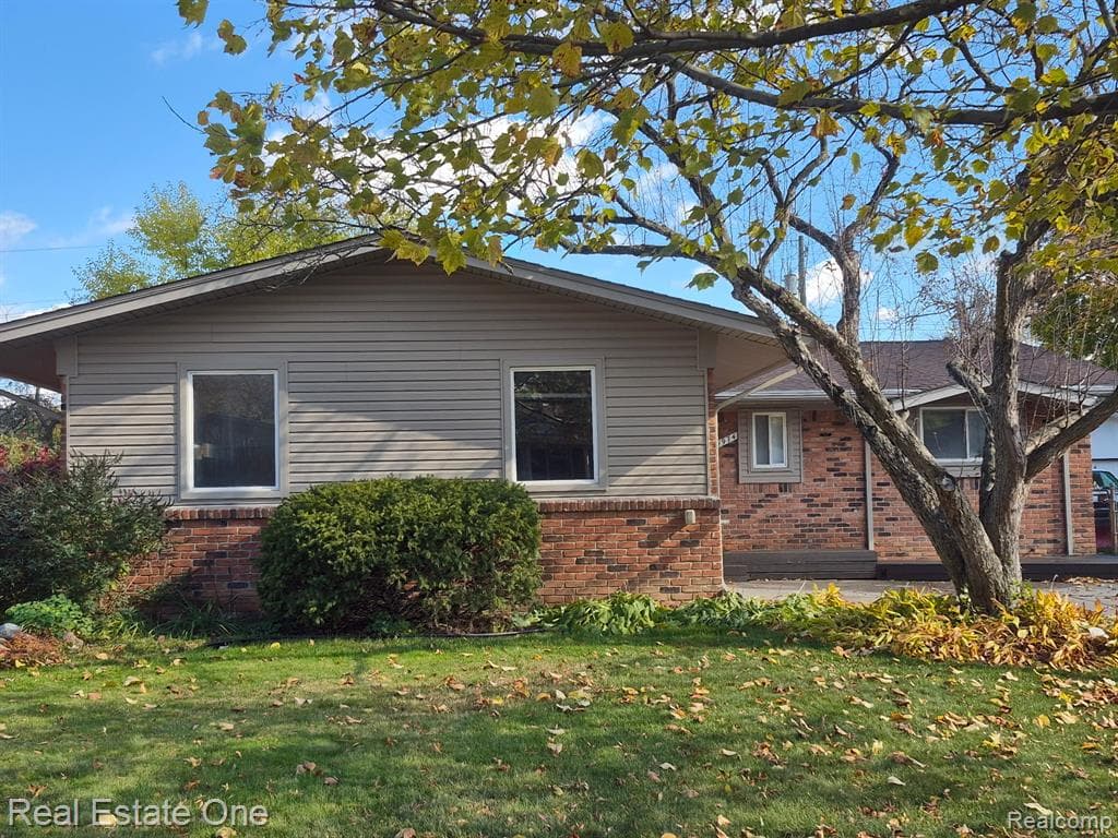 1974 Alexander Drive