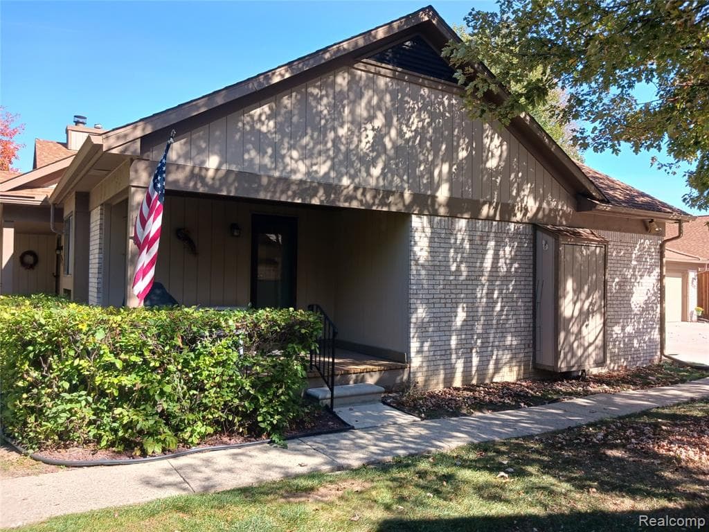 20445 Villa Grande Circle