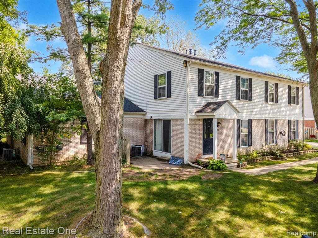 24645 Spring Lane 18