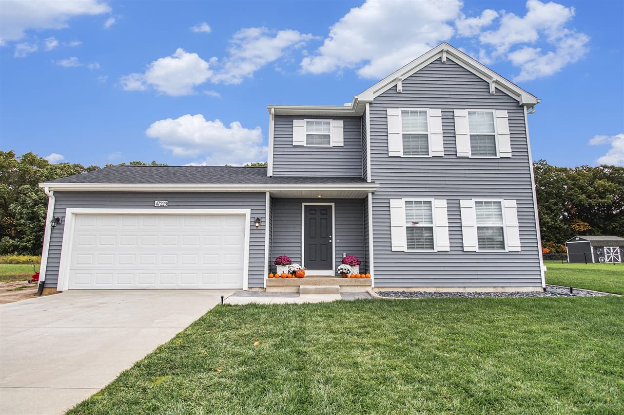 47223 Silver Oaks Boulevard