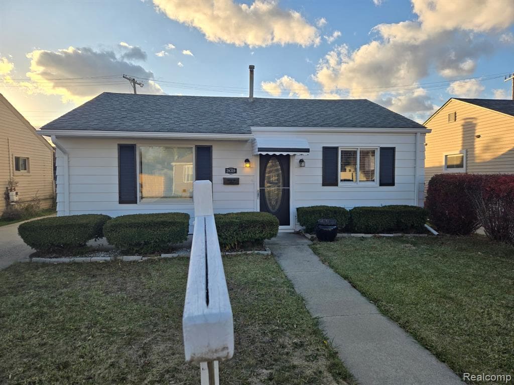 28319 Waverly Street