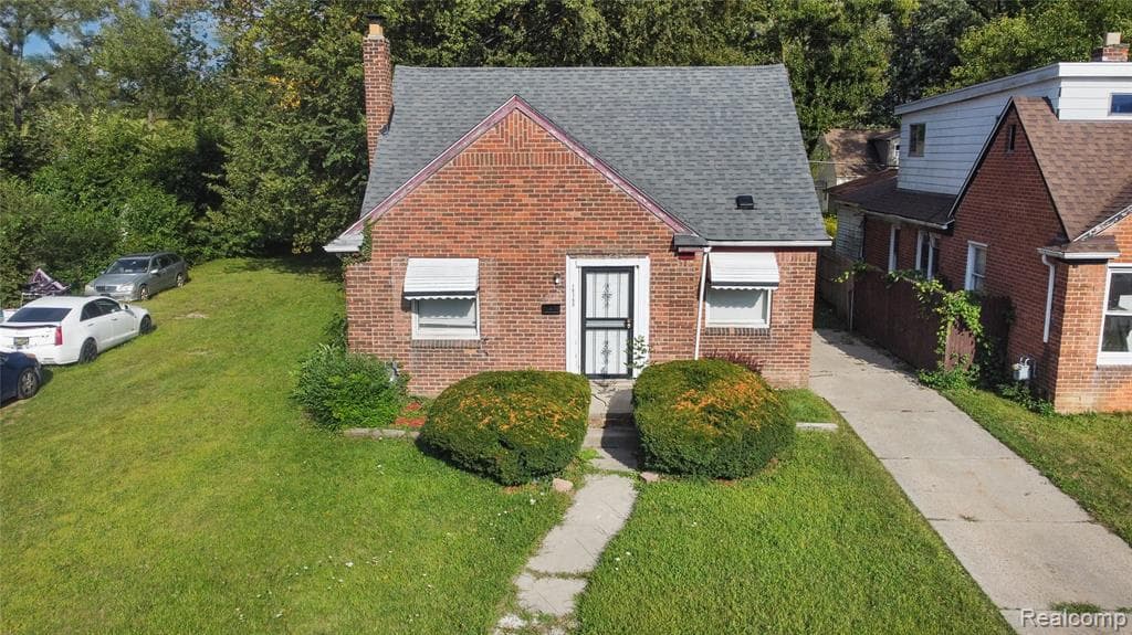 19160 Gilchrist Street