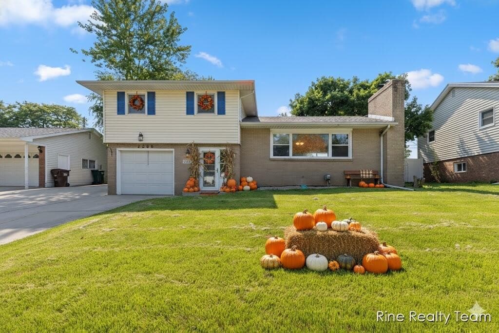 2200 Rossiter Pl Place