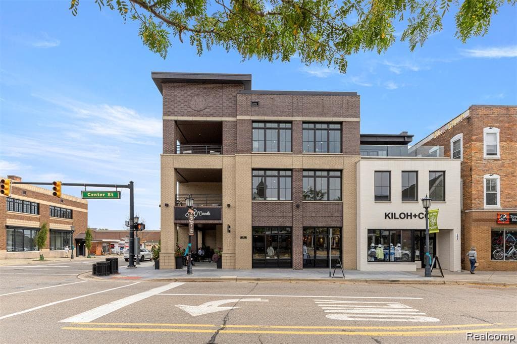 156 N Center Unit 301