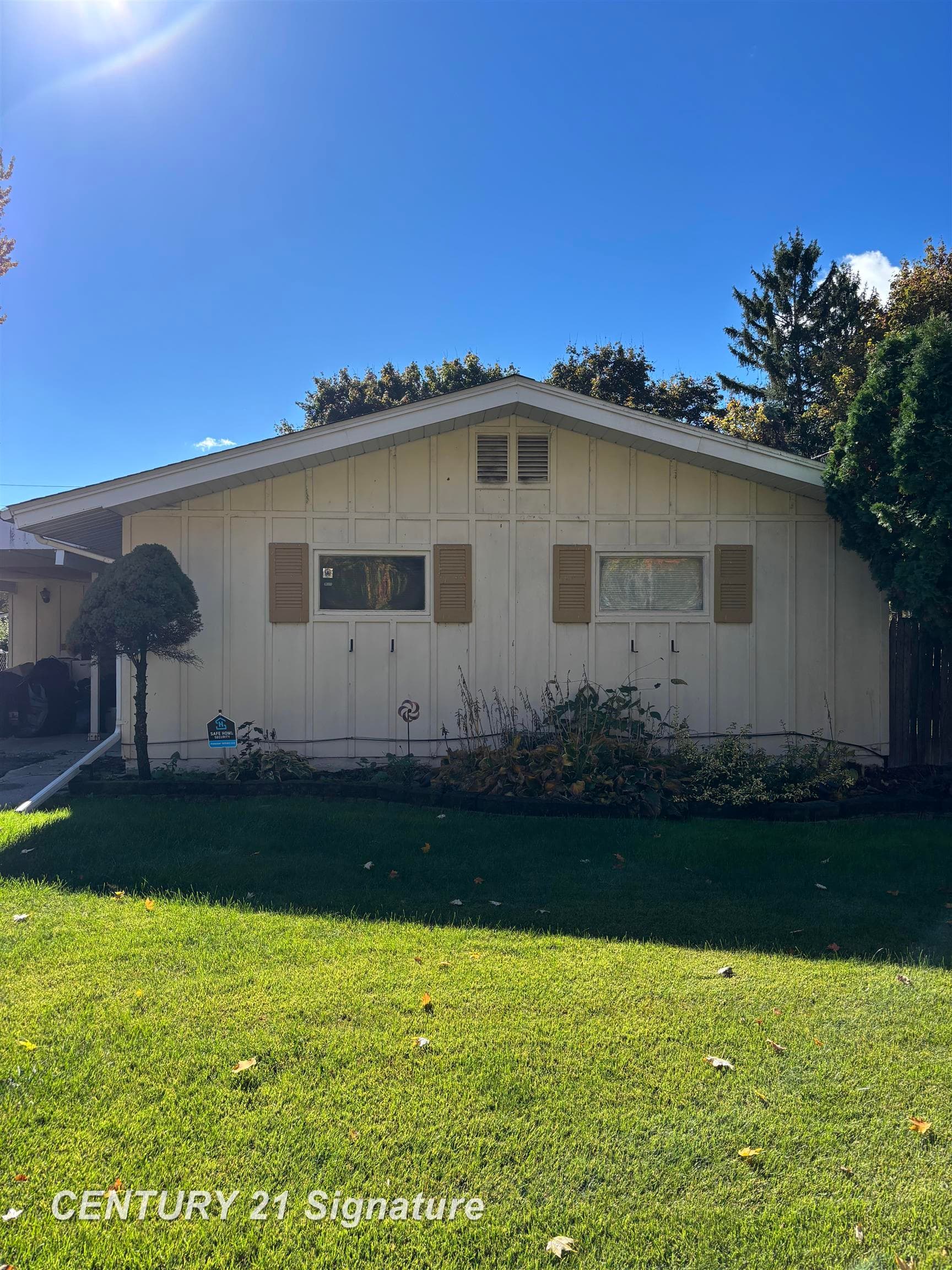 1727 Briarwood Drive