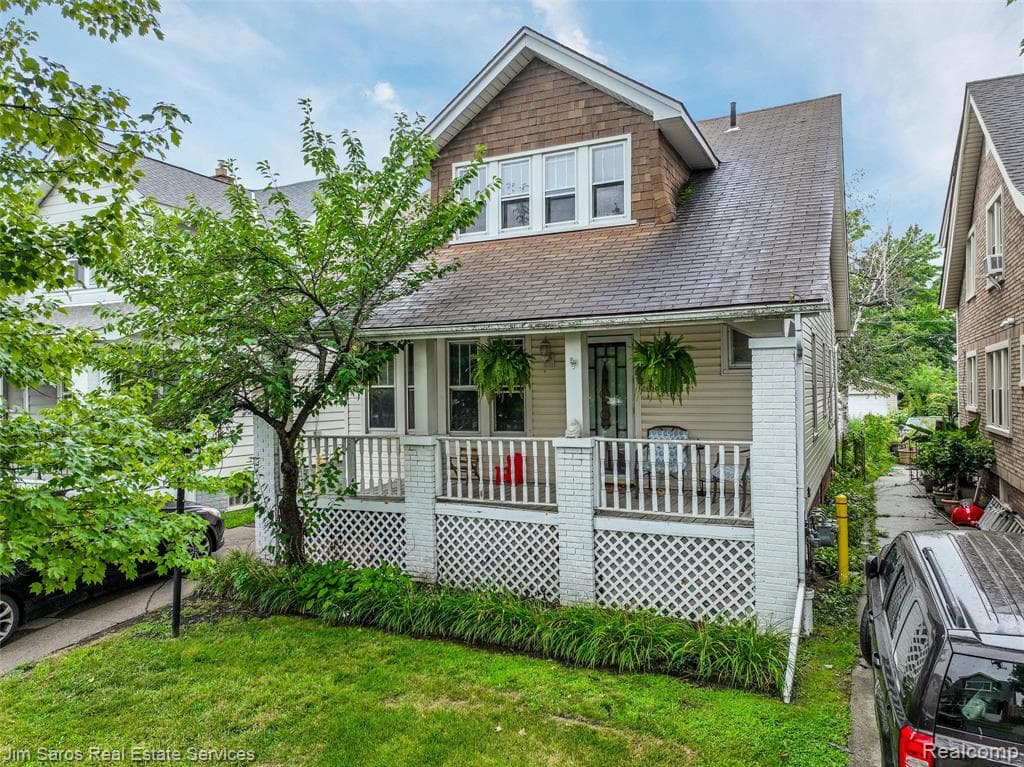 1417 Beaconsfield Avenue