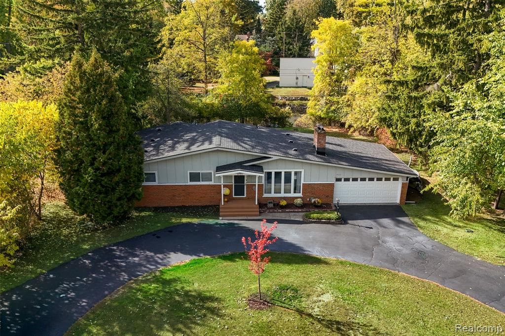 2622 Pine Ridge Road