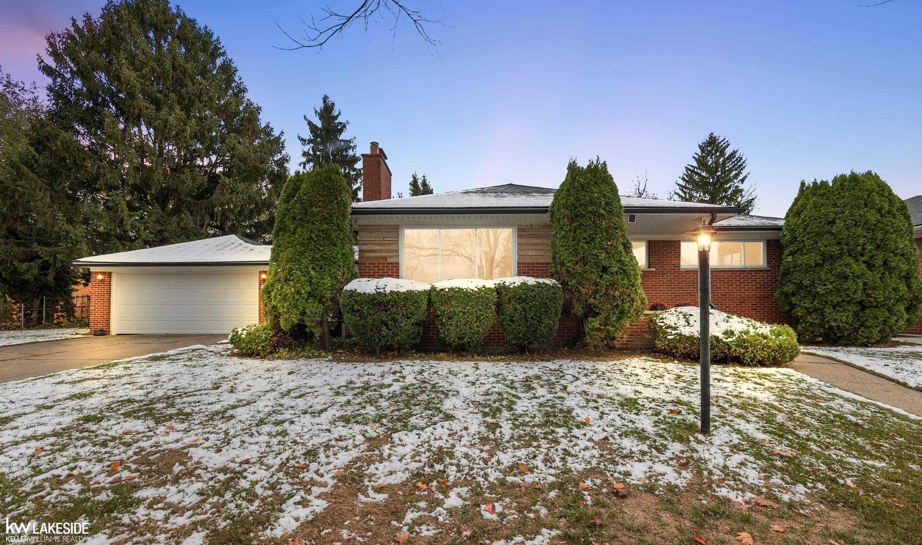 17766 Veronica Avenue