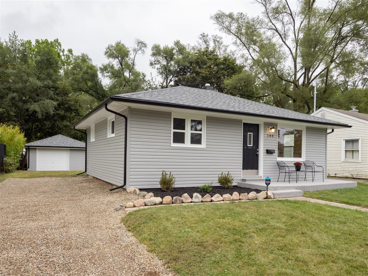 180 N Woodlawn Avenue