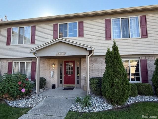 43964 FREEWAY Drive 68