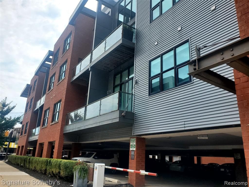 111 N Main Street 202