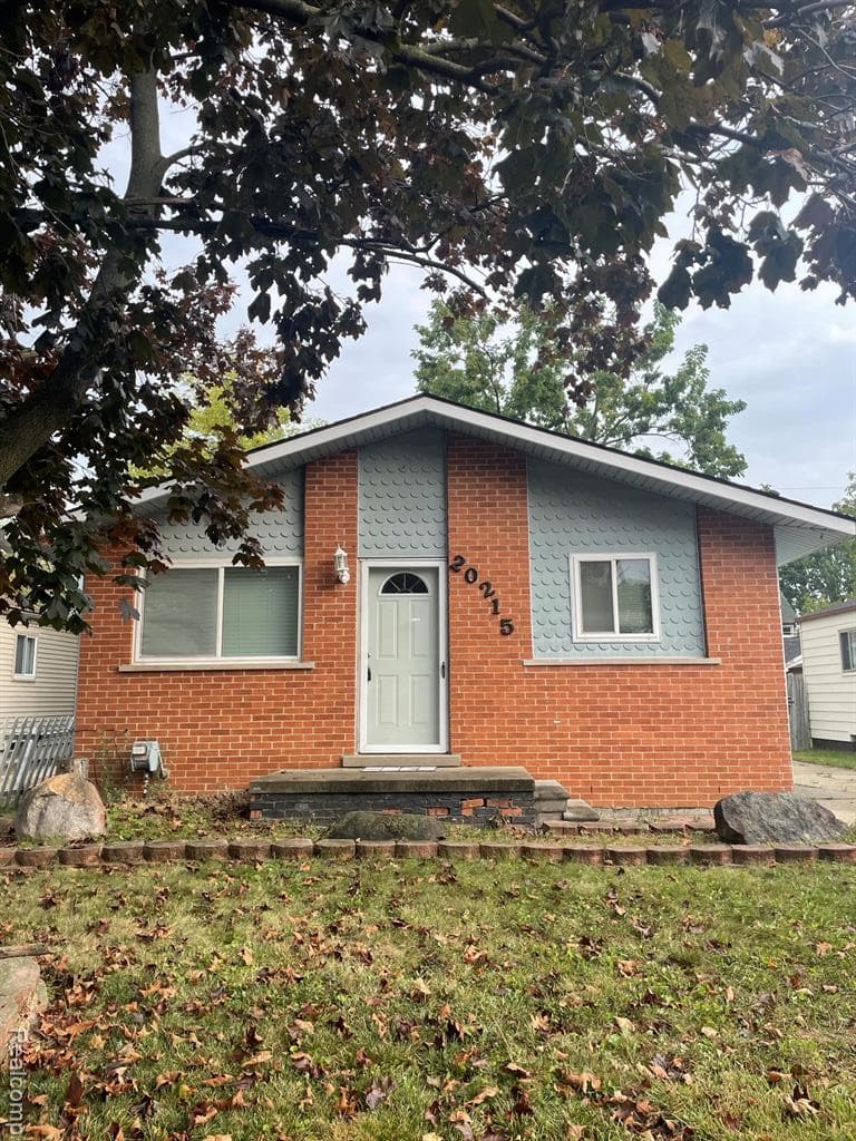 20215 Woodward Street