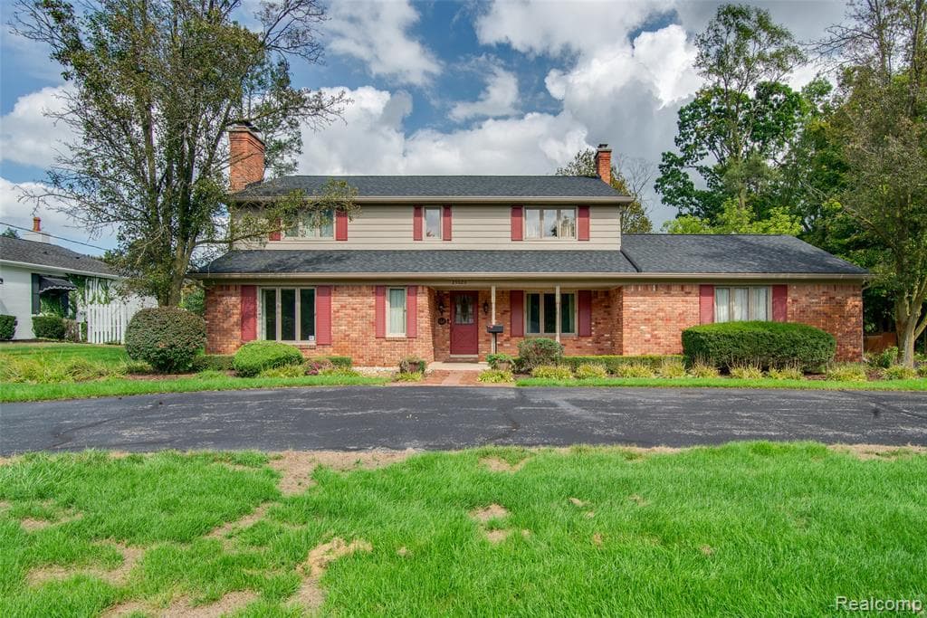 29020 Wellington Street