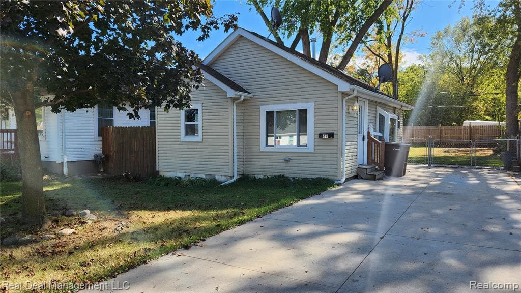 89 W Fairmount Avenue