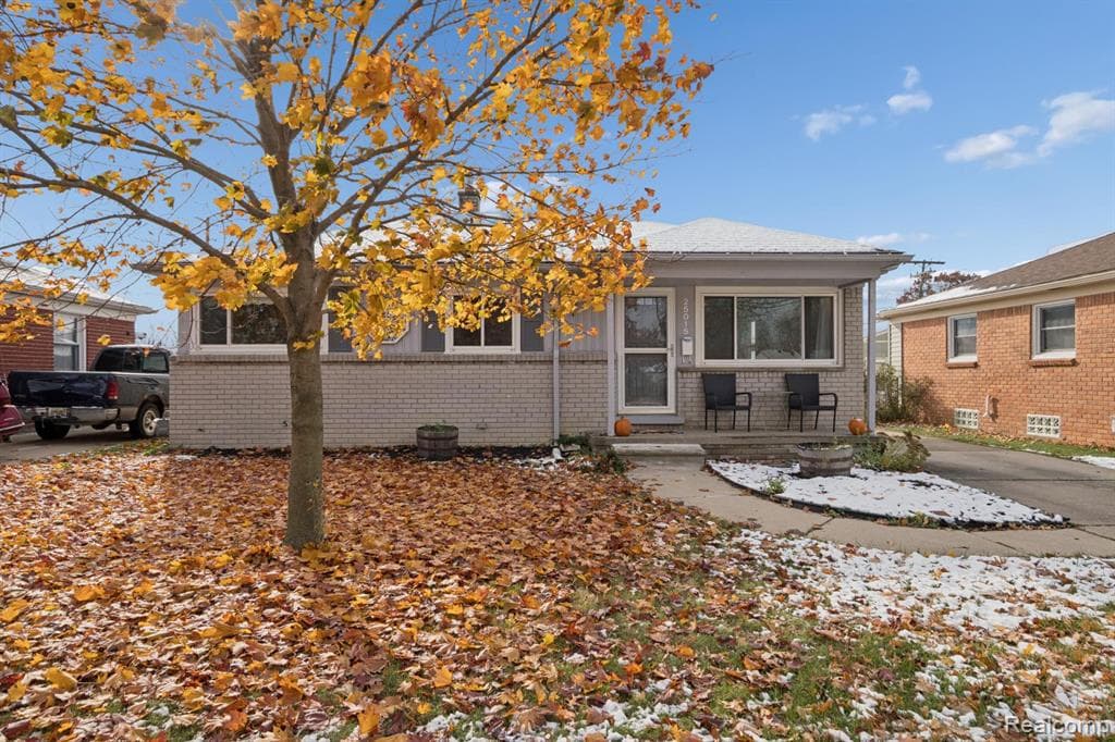 25015 Meadows Avenue