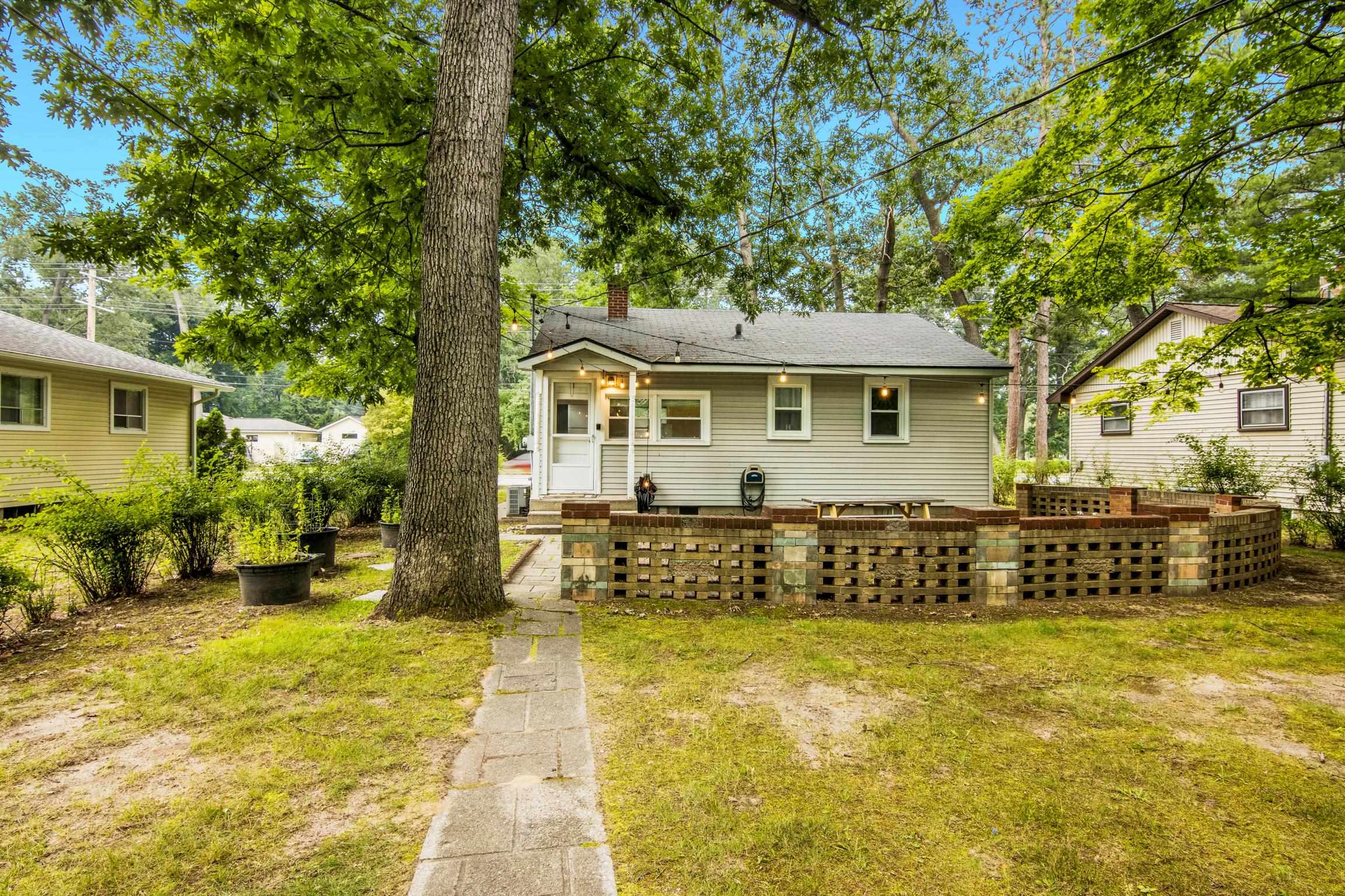 1609 E Eighth Street