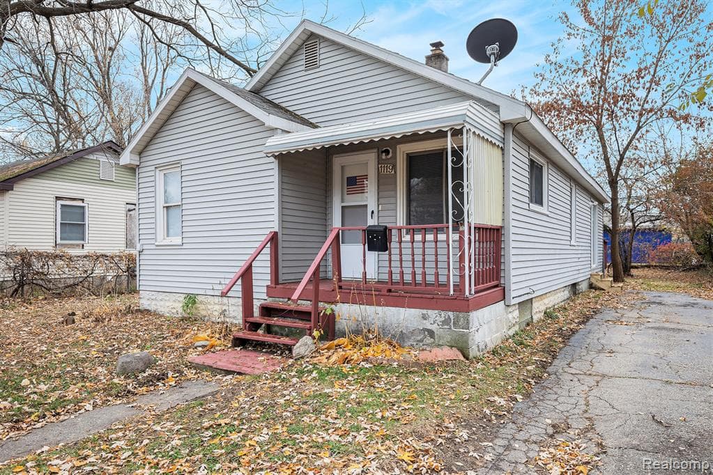 1119 Lakeview Street