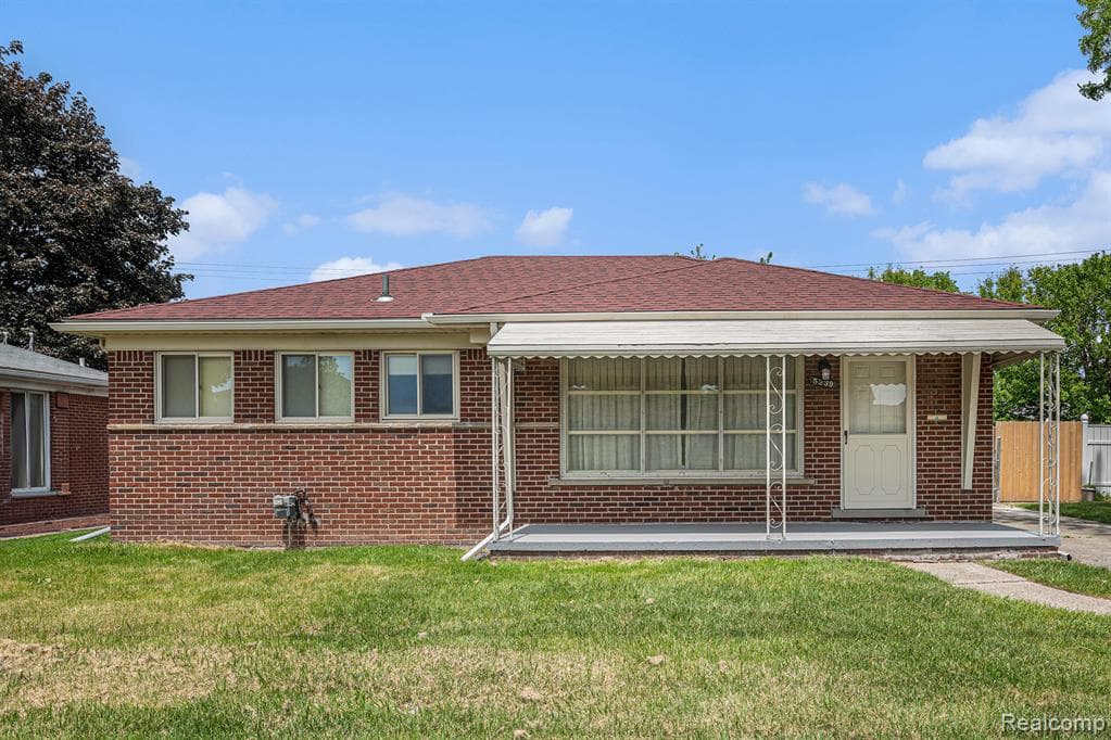 5239 E 13 Mile Rd Road