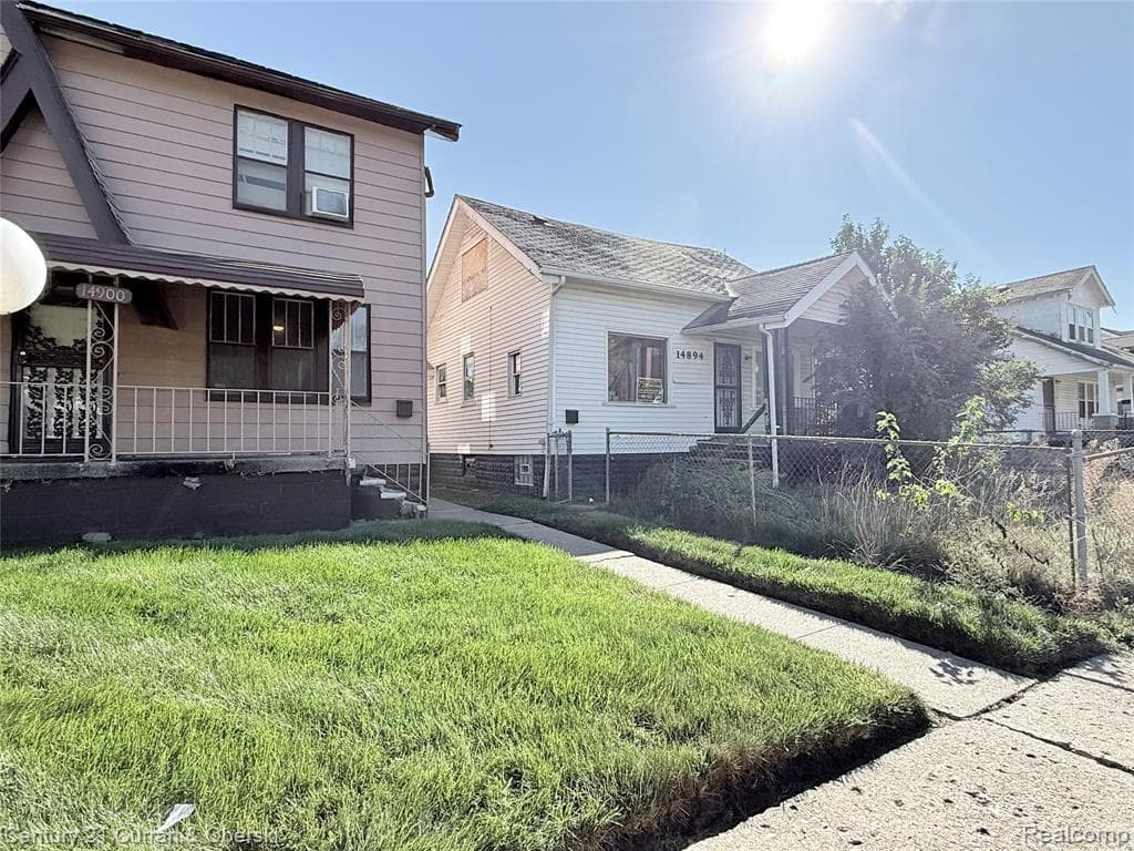 14894 Cherrylawn Street