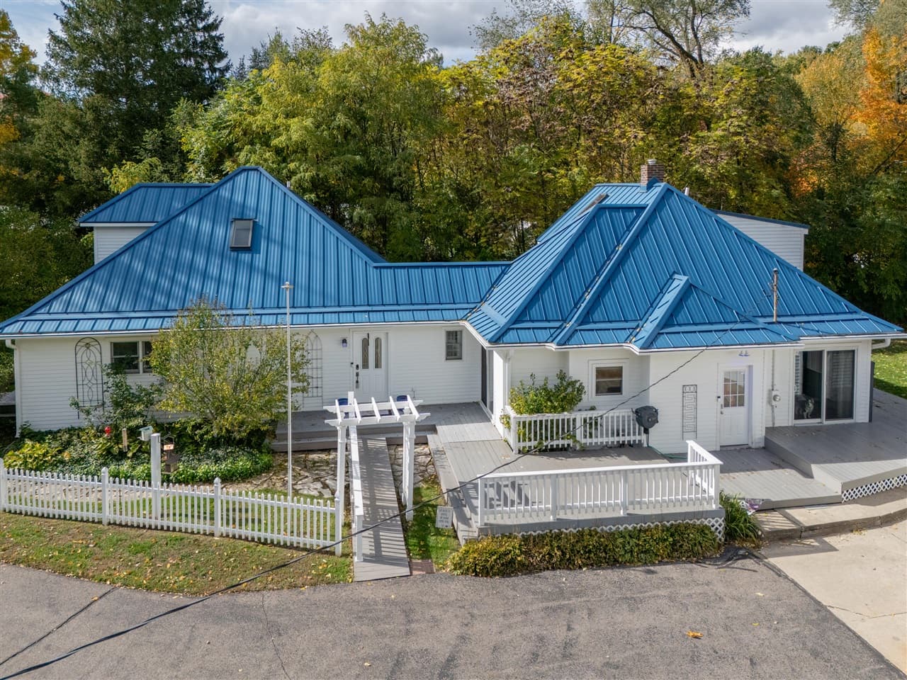 55622 Red Arrow Highway