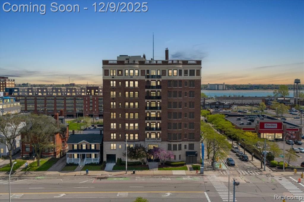 2900 E JEFFERSON Avenue D601