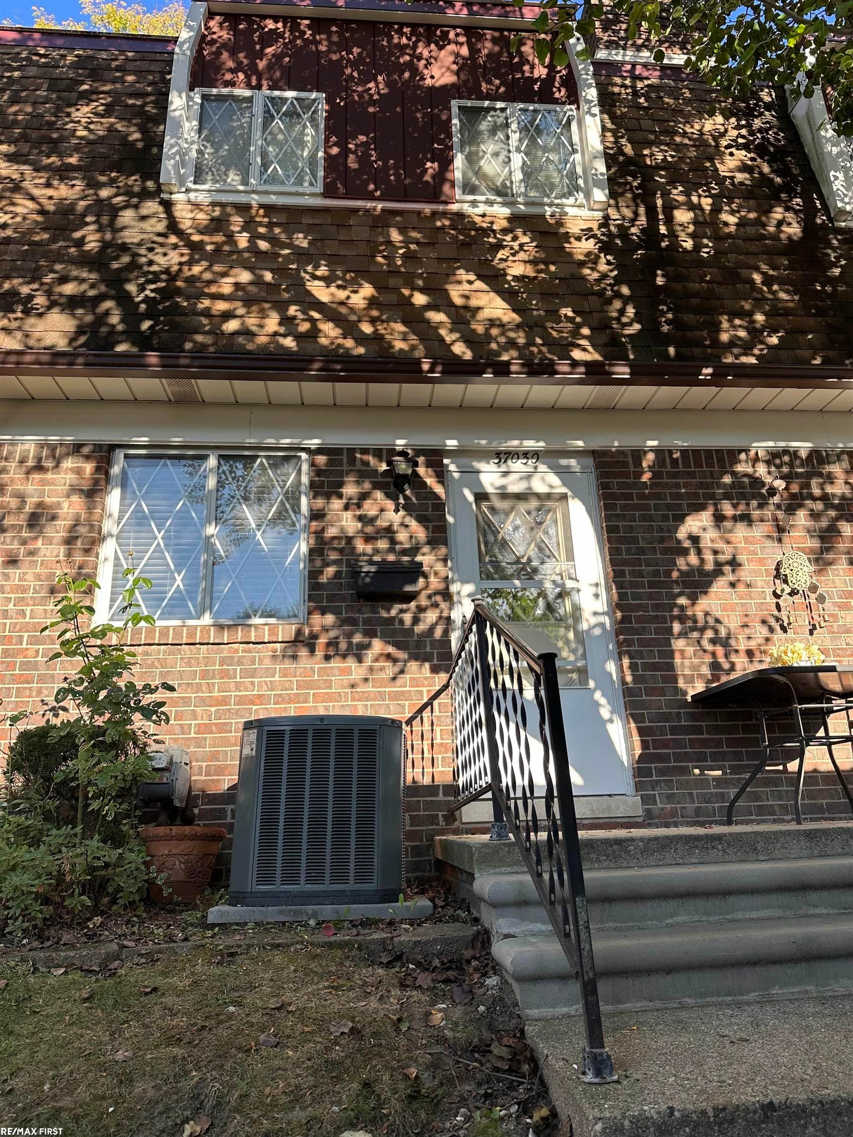 37030 W Aragona Drive