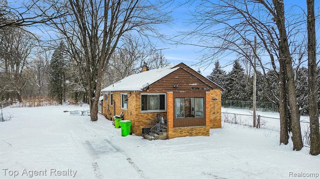 45945 N GRATIOT Avenue