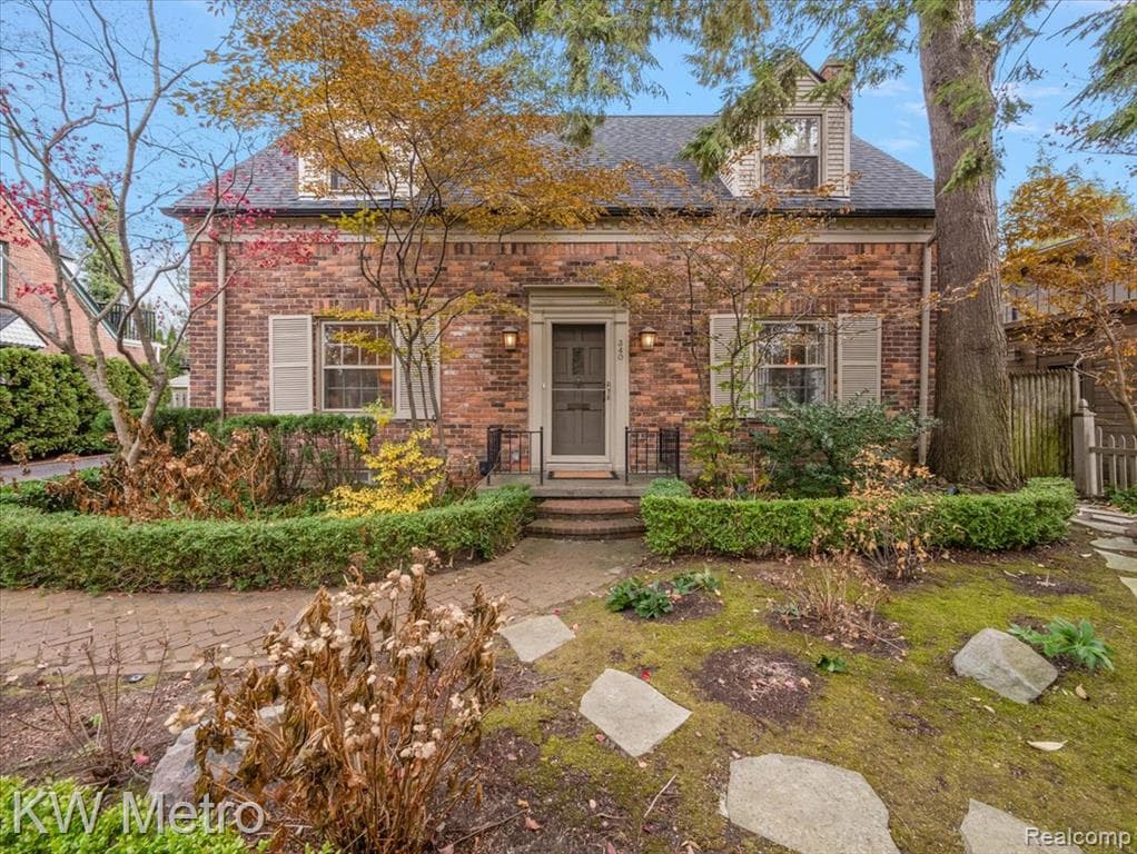 340 Kercheval Avenue