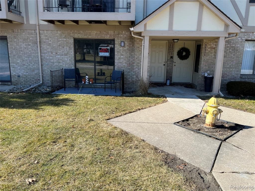 38519 WELLINGTON Drive 9