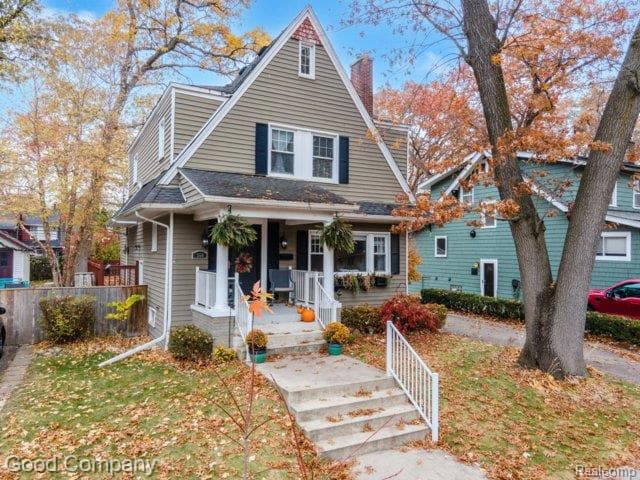 350 W Maplehurst Street