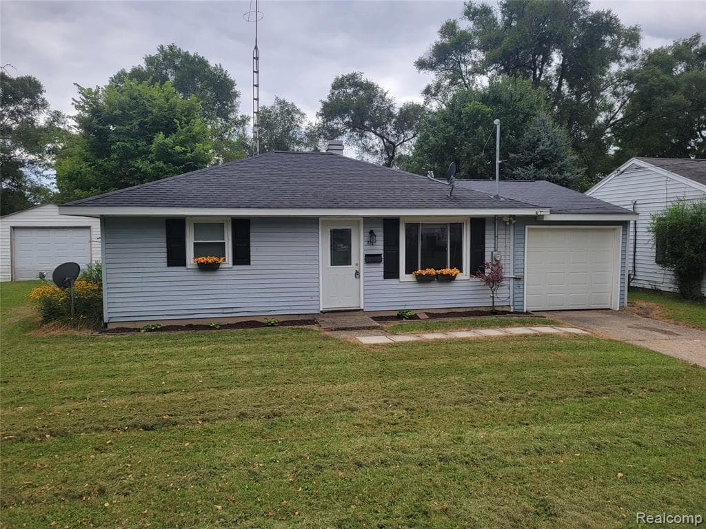 213 Broadway Boulevard