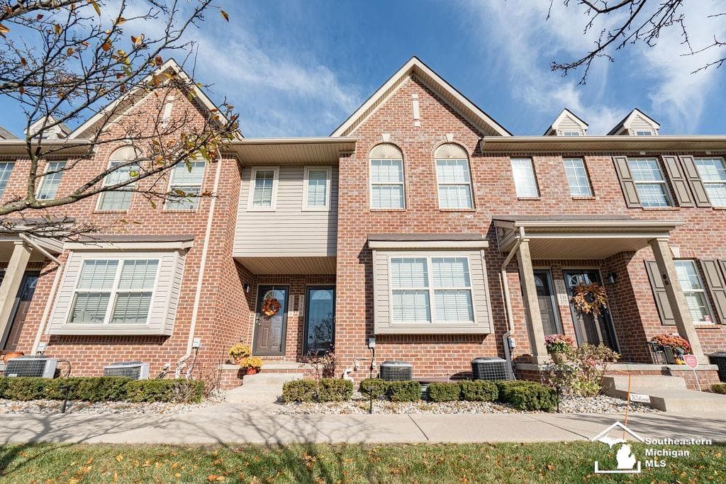 13109 Woodridge Circle #9