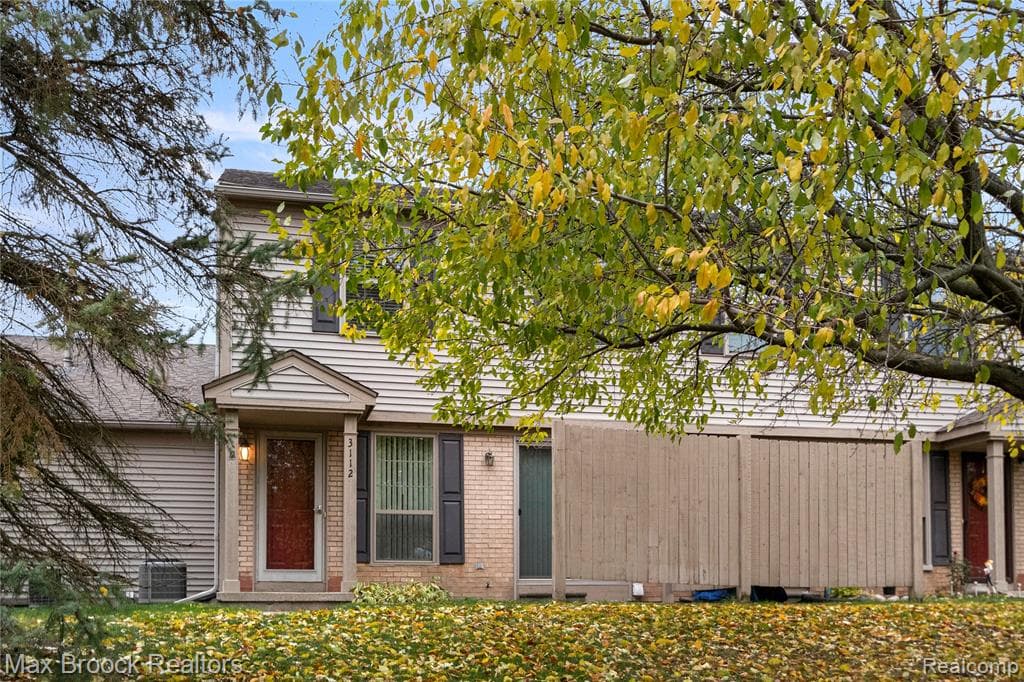 3112 Hidden Rid 3112 Hidden Ridge Drive 2