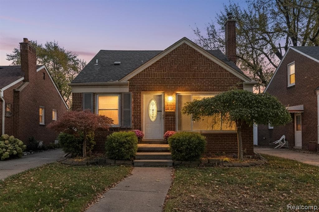 7853 Robinson Avenue