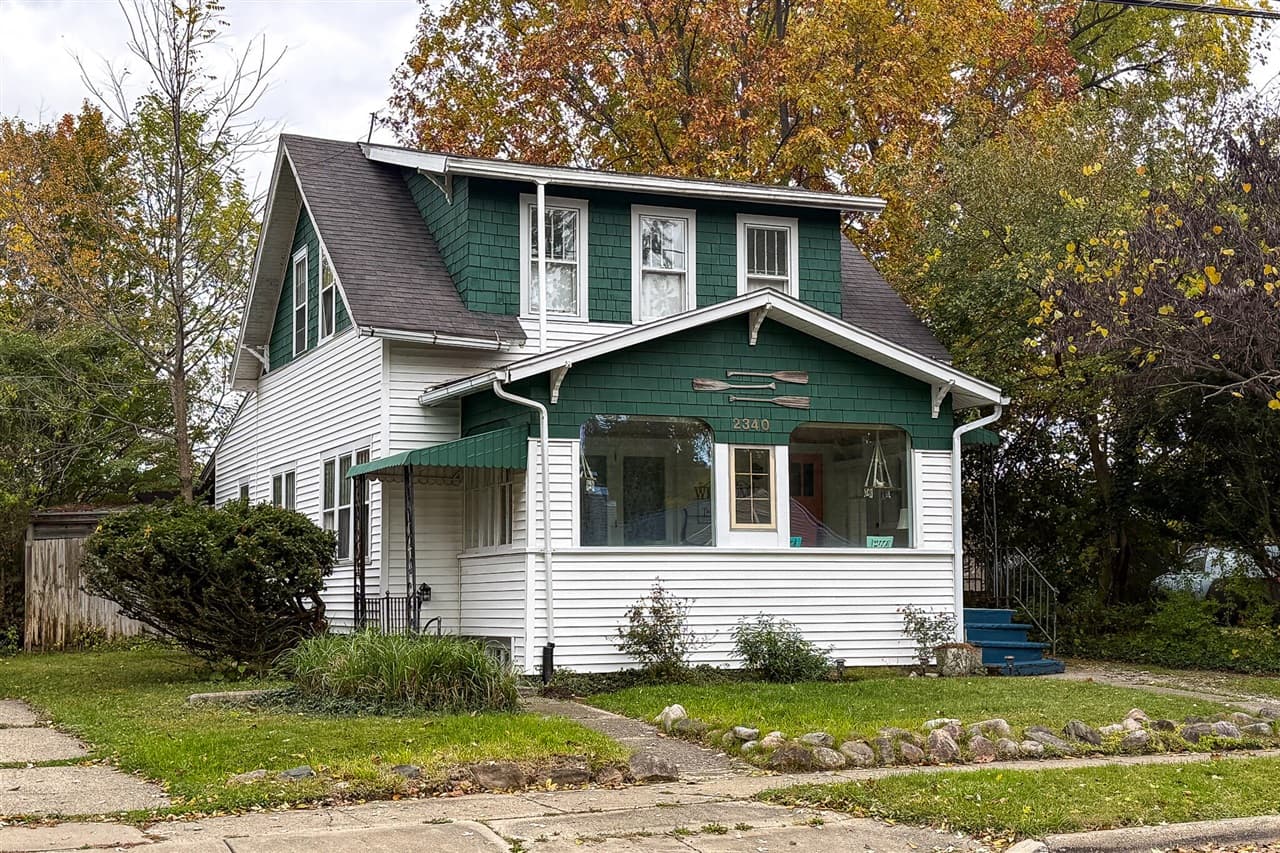 2340 Amherst Avenue