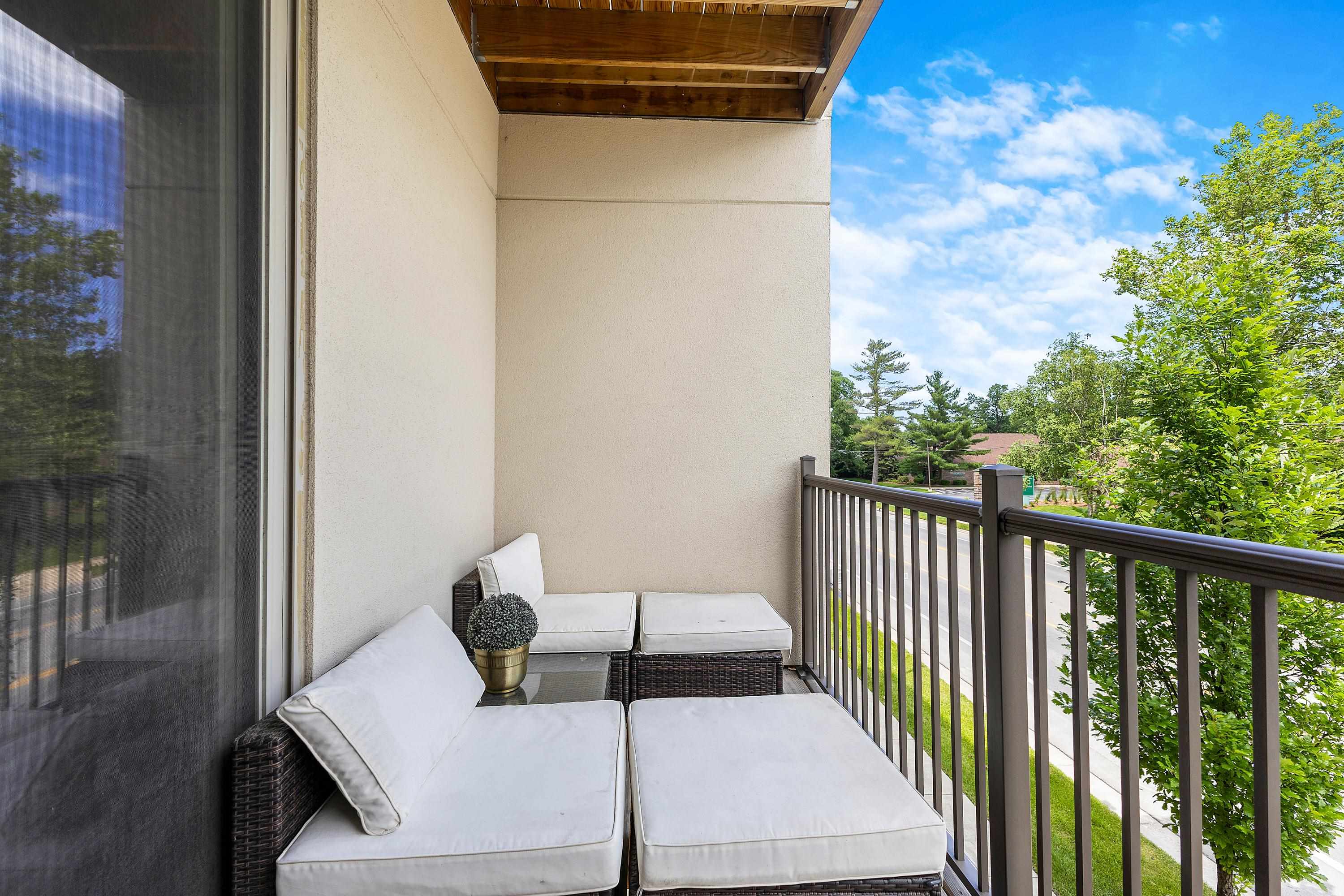 630-215 S Garfield Avenue