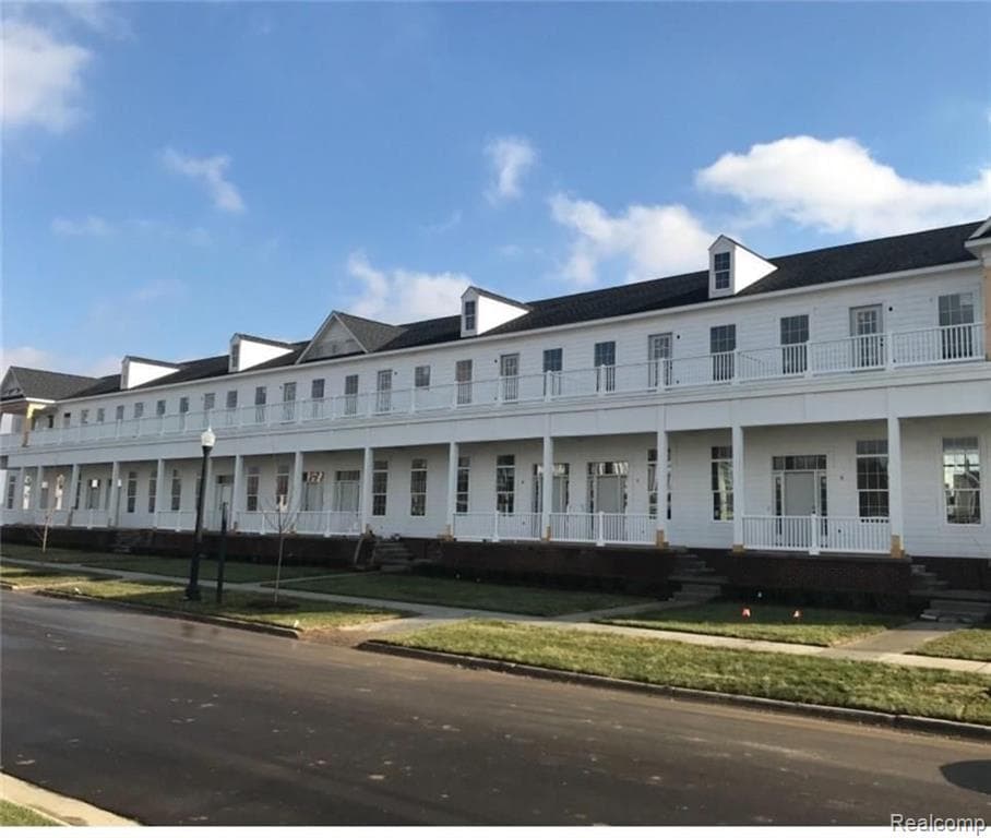 53502 CHAMPLAIN Street